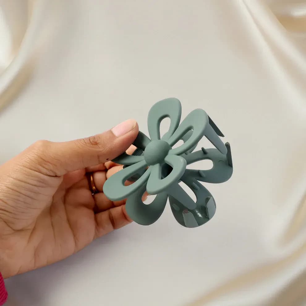 Flower Shaped Hair Claw Clip Main Image 4