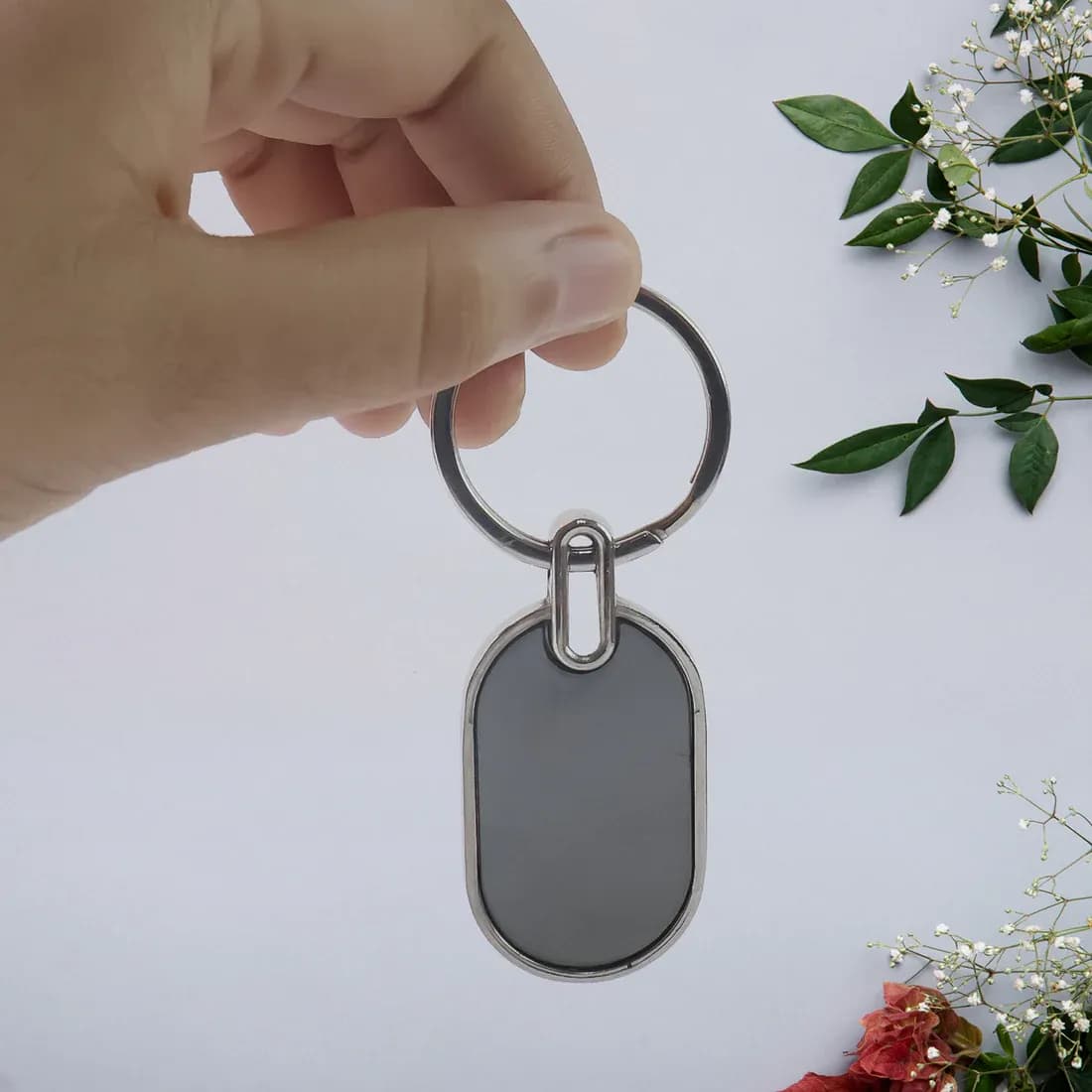 Elegant Black & Silver Oval Metal Keychain for Keys, Bags, and Accessories – Sleek Everyday Key Ring for Men & Women (1 Pc) Main Image 1