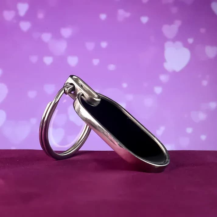 Elegant Black & Silver Oval Metal Keychain for Keys, Bags, and Accessories – Sleek Everyday Key Ring for Men & Women (1 Pc) Main Image 2