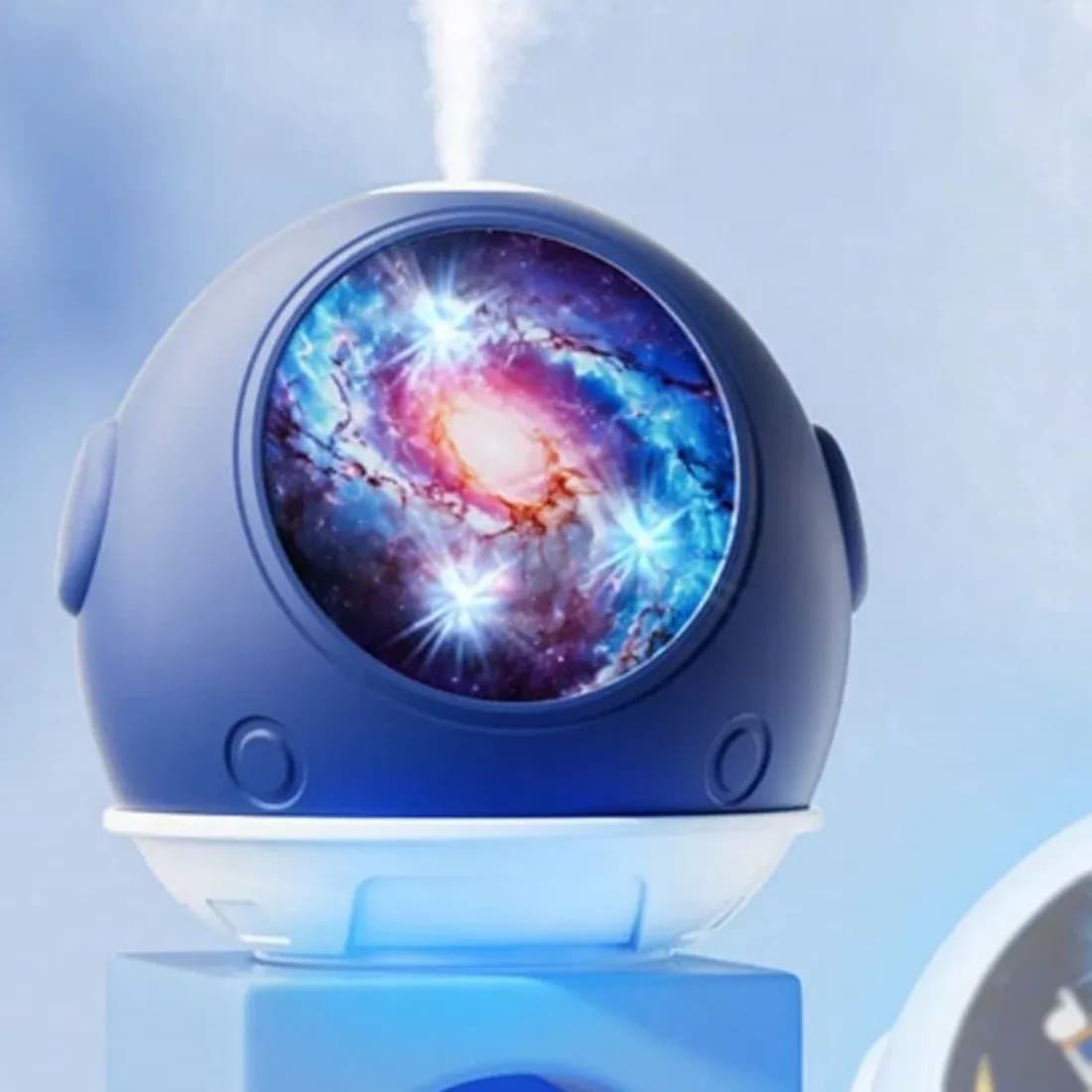 Astronaut Humidifier Main Image 2